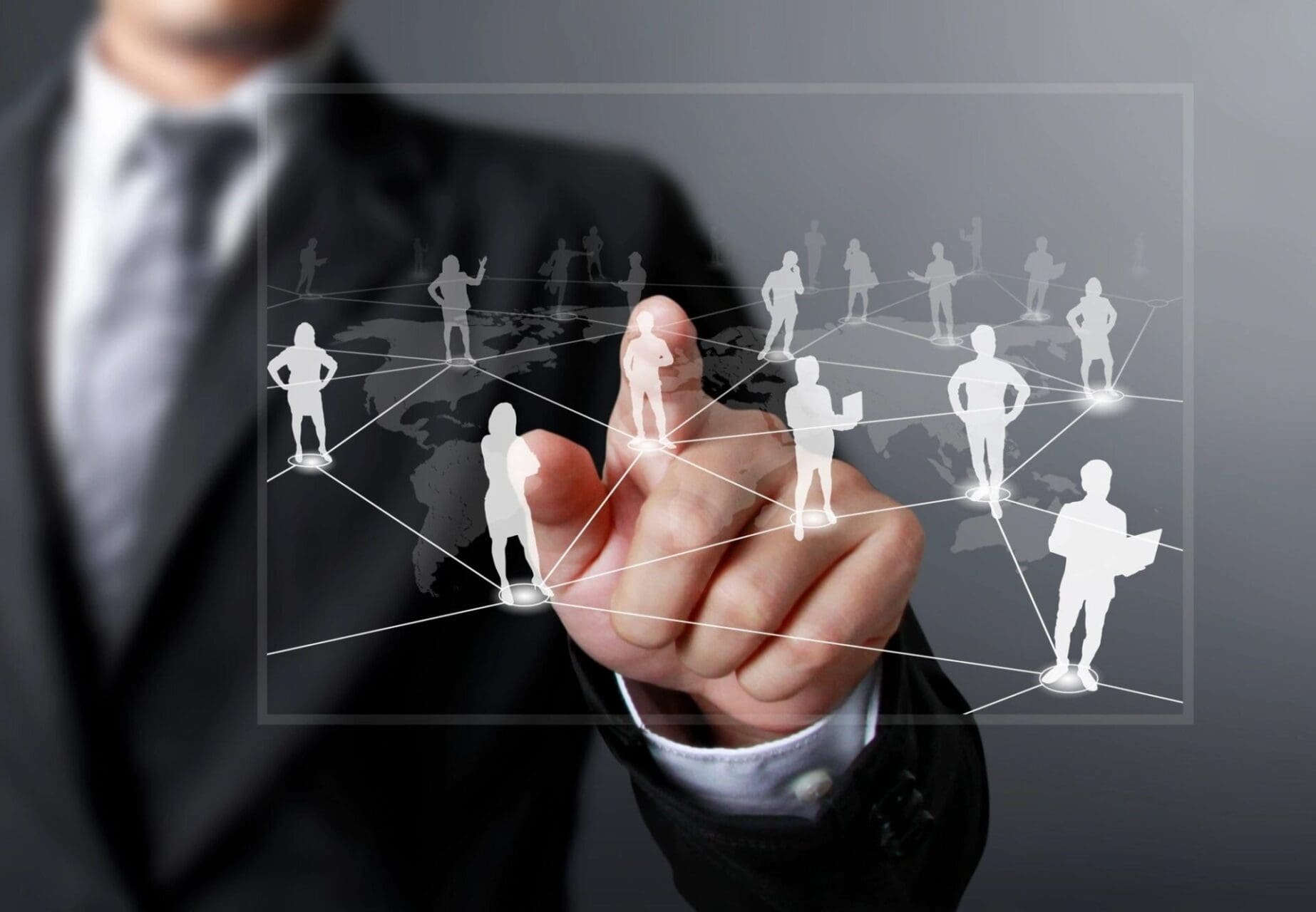 qtq80-D2jR0H Businessman connecting global network.